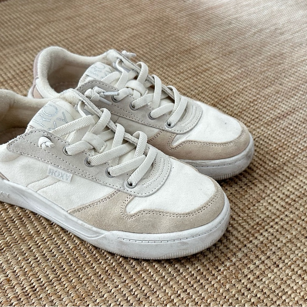 Roxy Beige and White Sneakers